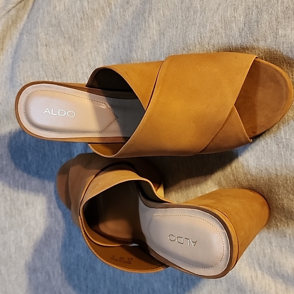 ALDO Hearts Beige Platform Sandal 8.5M
